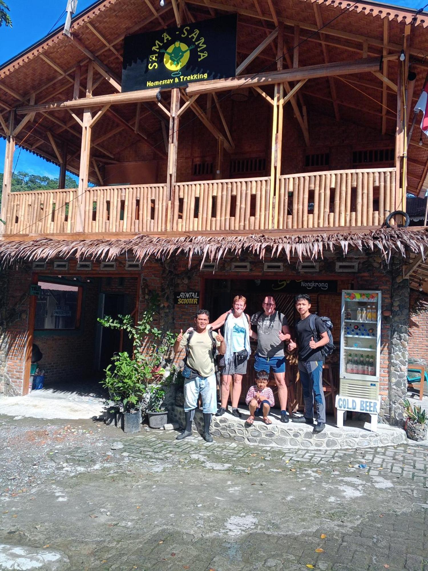 Sama Sama Homestay & Trekking Only Stay Here Book Trekking And Transport With Us Bukit Lawang Eksteriør bilde
