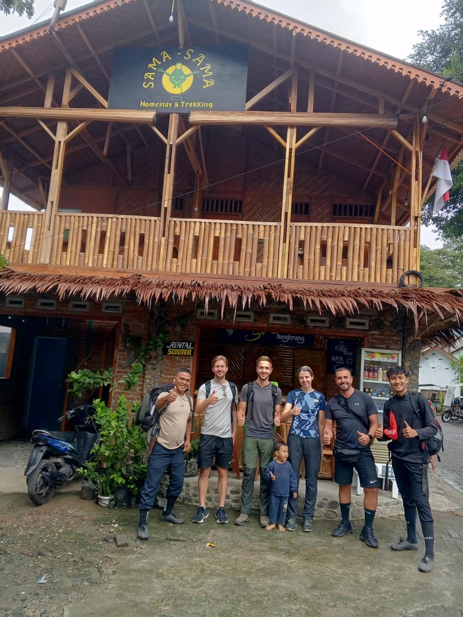 Sama Sama Homestay & Trekking Only Stay Here Book Trekking And Transport With Us Bukit Lawang Eksteriør bilde