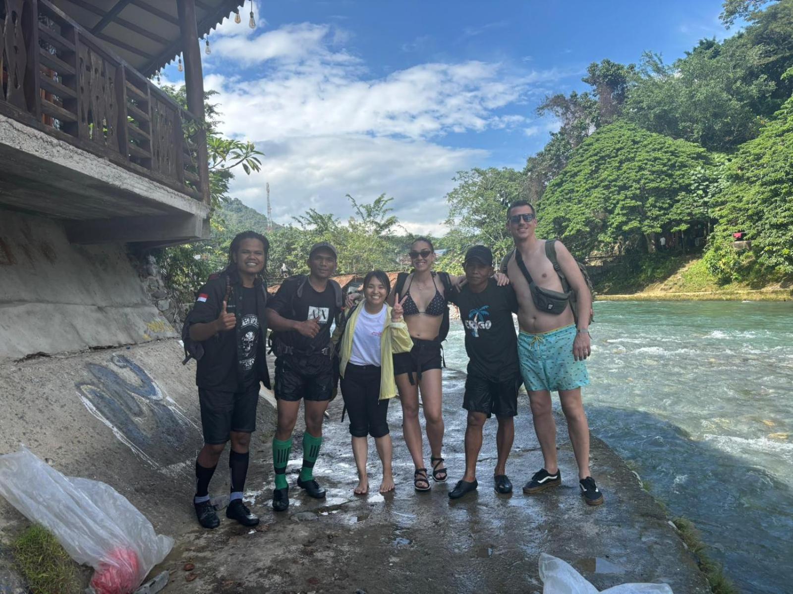 Sama Sama Homestay & Trekking Only Stay Here Book Trekking And Transport With Us Bukit Lawang Eksteriør bilde