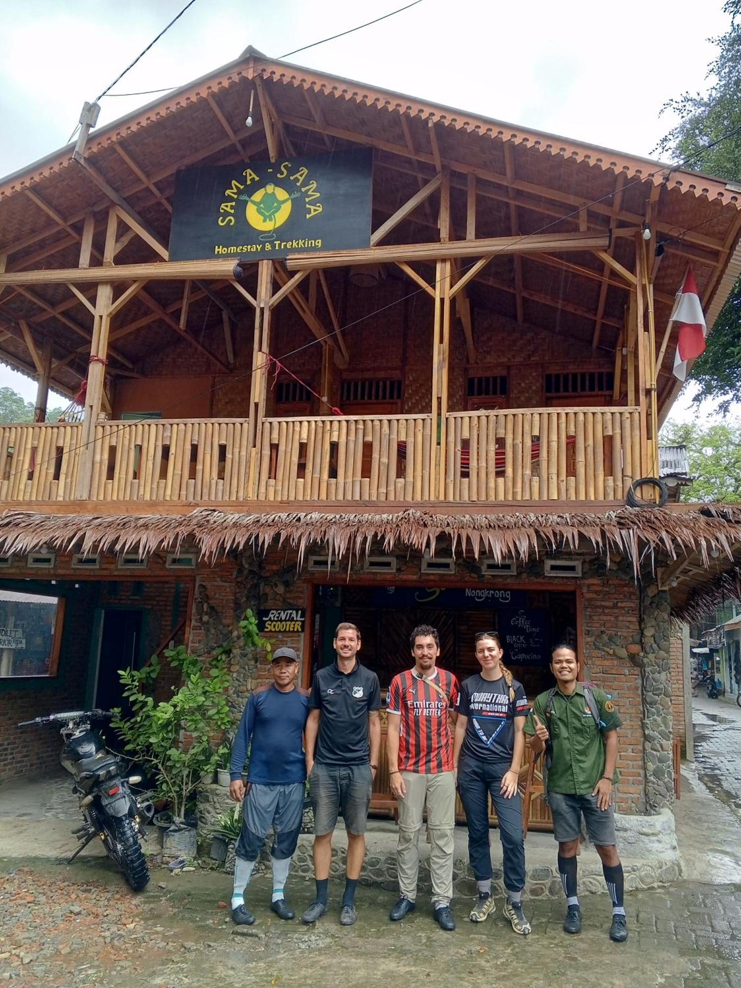 Sama Sama Homestay & Trekking Only Stay Here Book Trekking And Transport With Us Bukit Lawang Eksteriør bilde