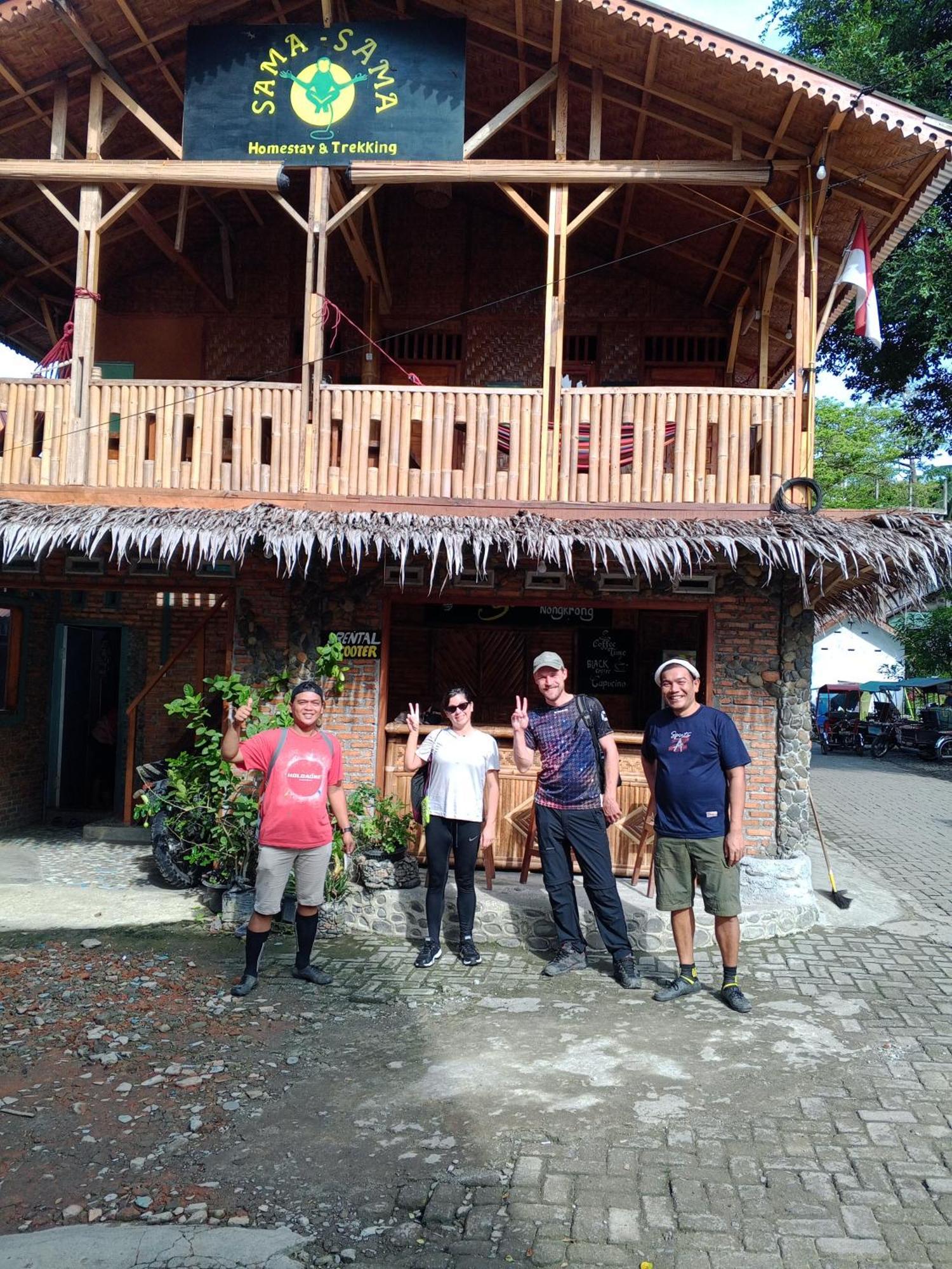 Sama Sama Homestay & Trekking Only Stay Here Book Trekking And Transport With Us Bukit Lawang Eksteriør bilde