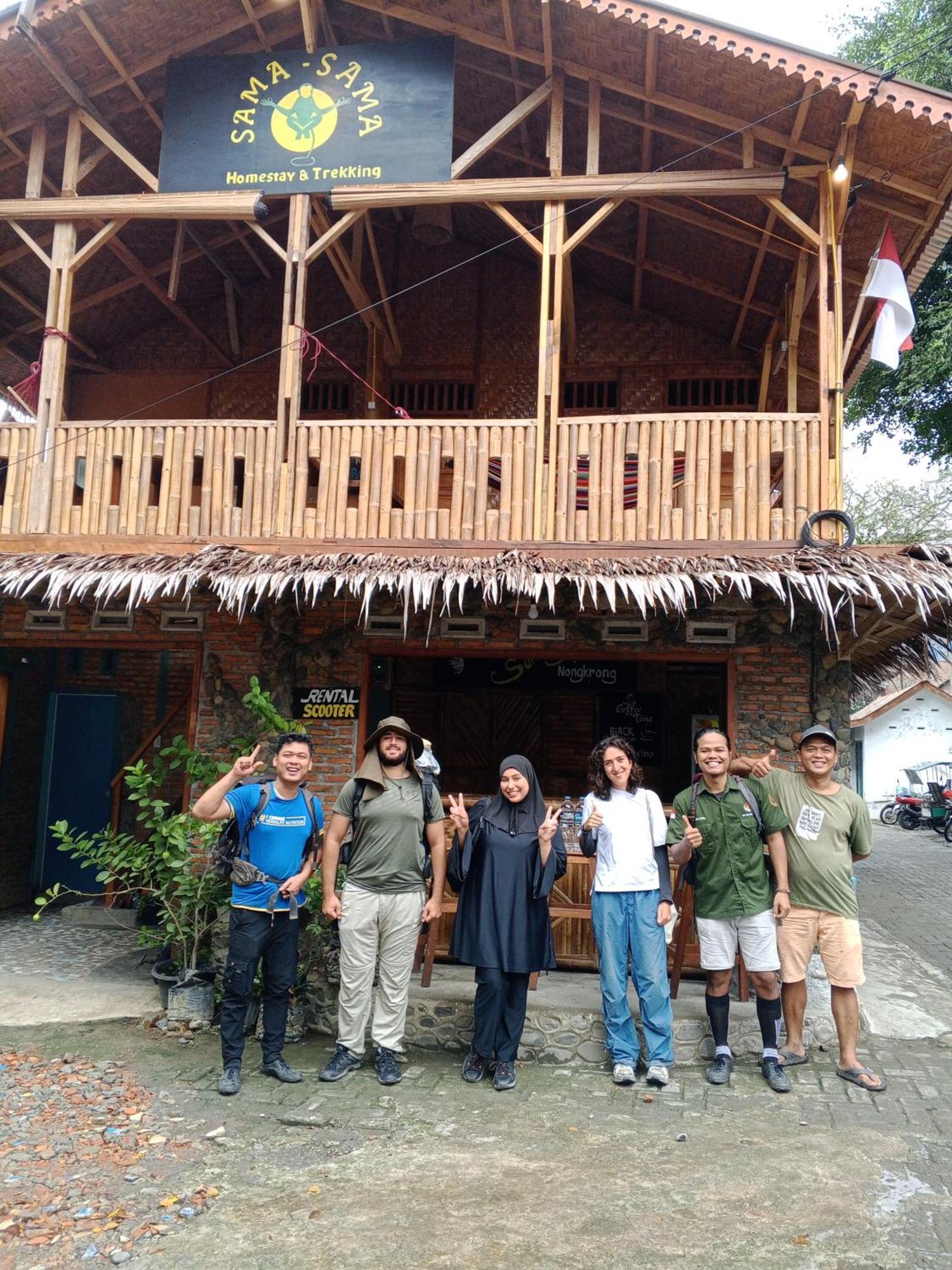 Sama Sama Homestay & Trekking Only Stay Here Book Trekking And Transport With Us Bukit Lawang Eksteriør bilde